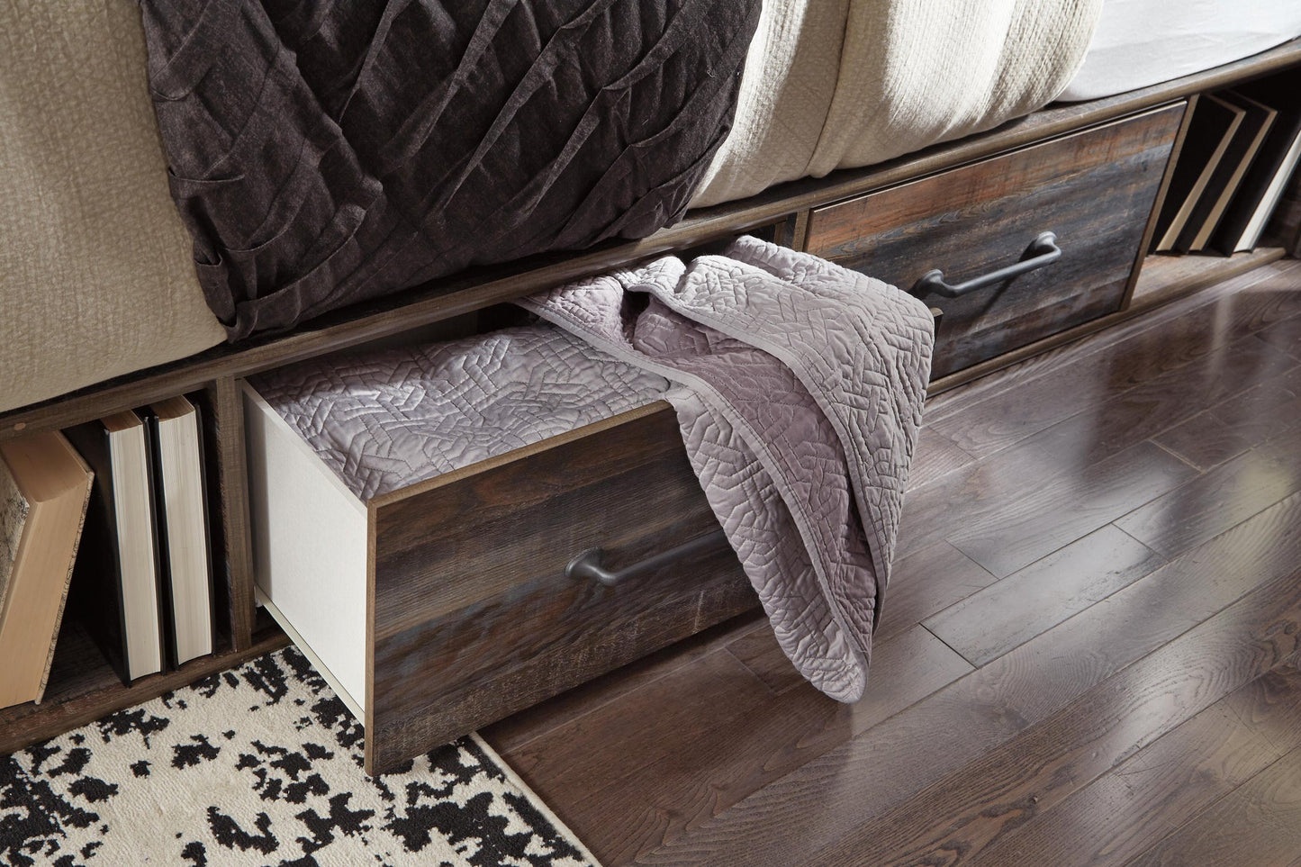 Cama Drystan con dos cajones y cómoda con espejo