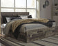Cama Derekson con 6 cajones y cómoda con espejo