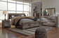 Cama Derekson con paneles, cómoda con espejo y mesita de noche