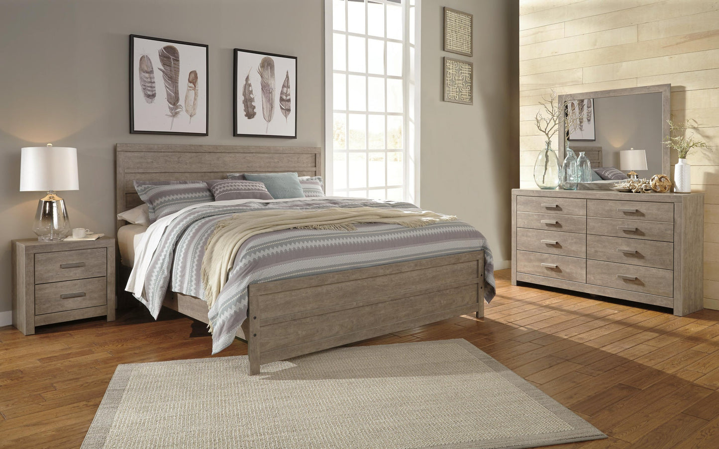 Culverbach  Panel Bed With Mirrored Dresser