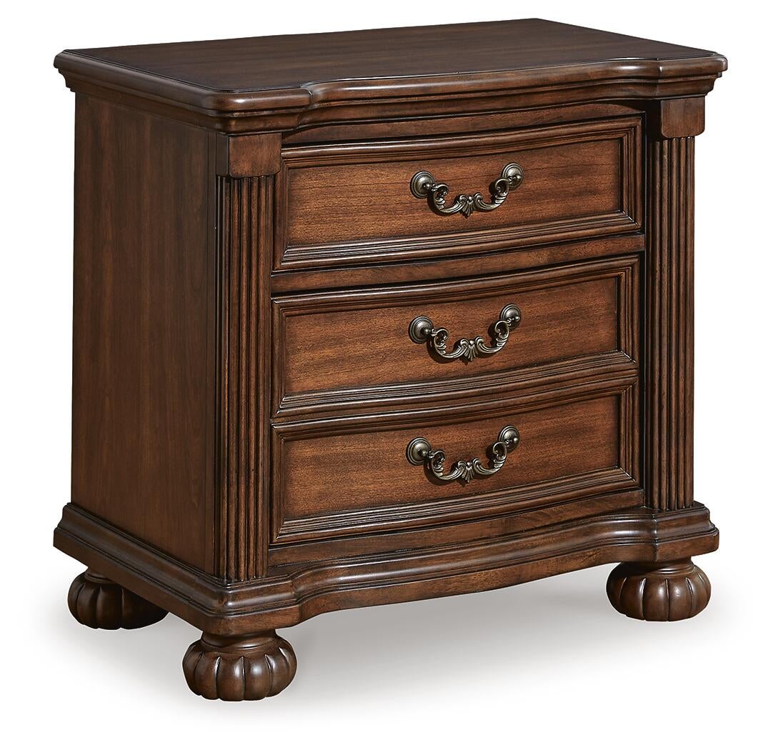 Lavinton California  Poster Bed, Dresser, Mirror, Chest And Nightstand