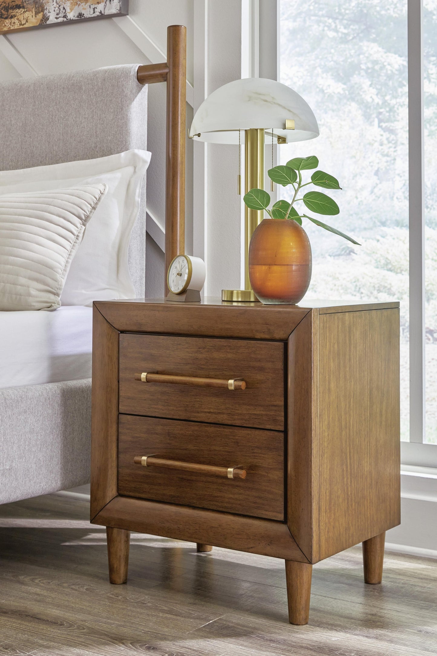 Lyncott  Upholstered Bed With Mirrored Dresser And Nightstand