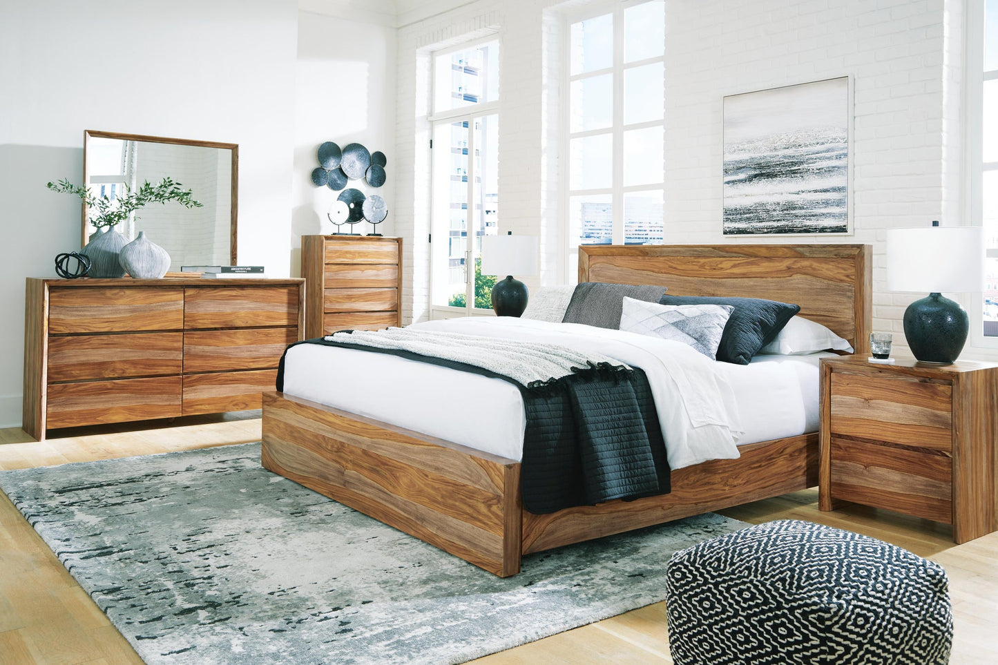 Dressonni California  Panel Bed With Mirrored Dresser
