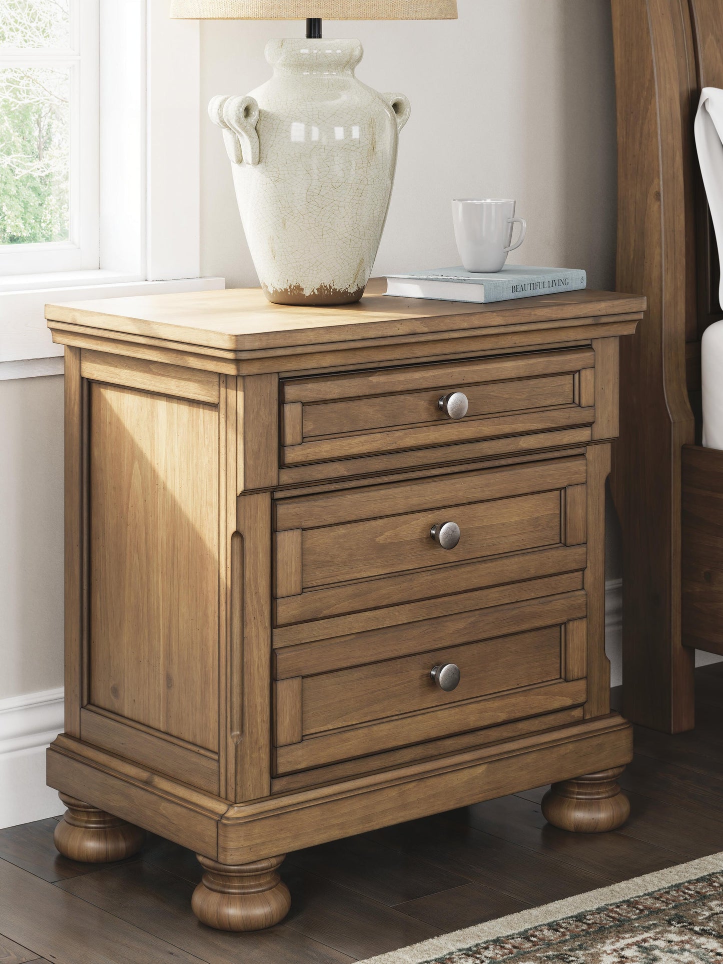 Feddinger  Panel Bed With Mirrored Dresser And Nightstand