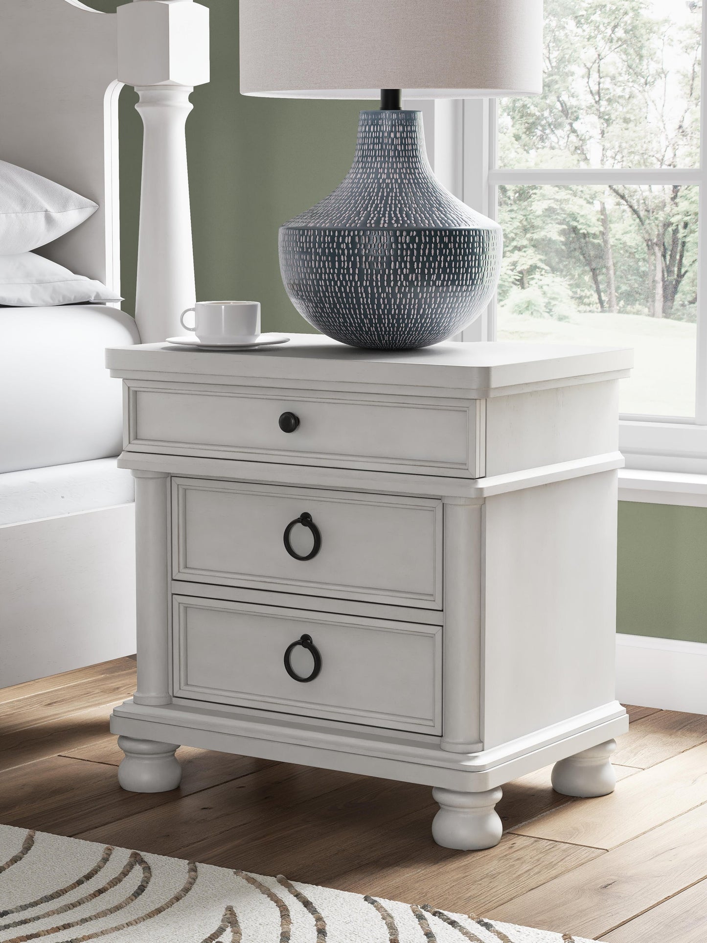 Rowlenstown California  Poster Bed, Dresser, Mirror And Nightstand